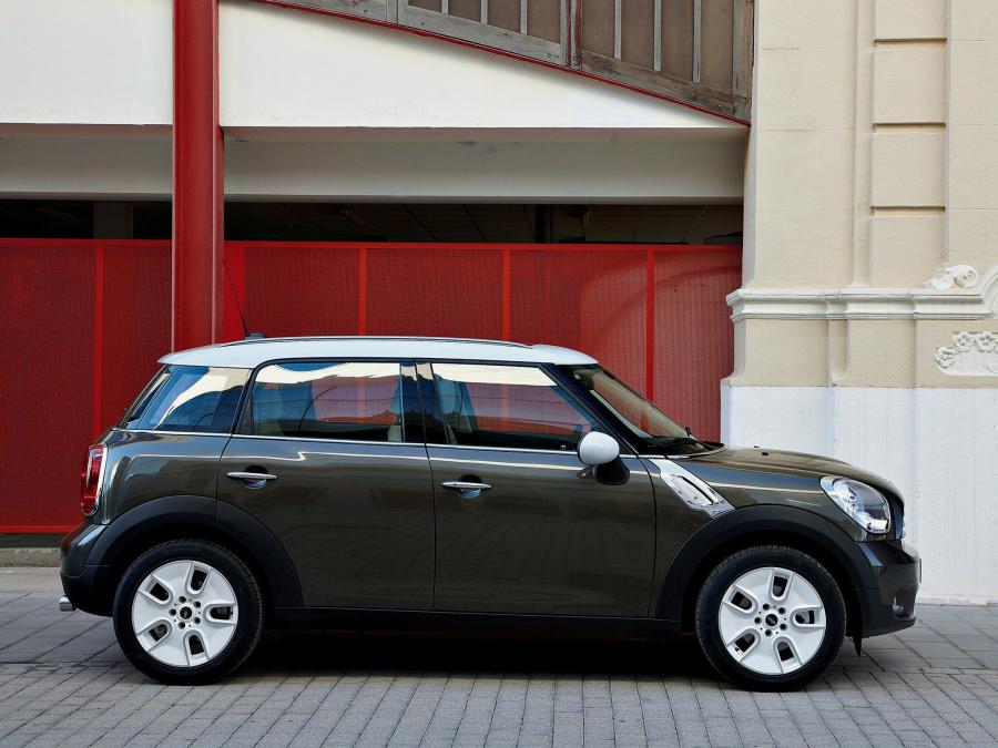  Mini Cooper Countryman 2010 года  (фото 11 из 33)